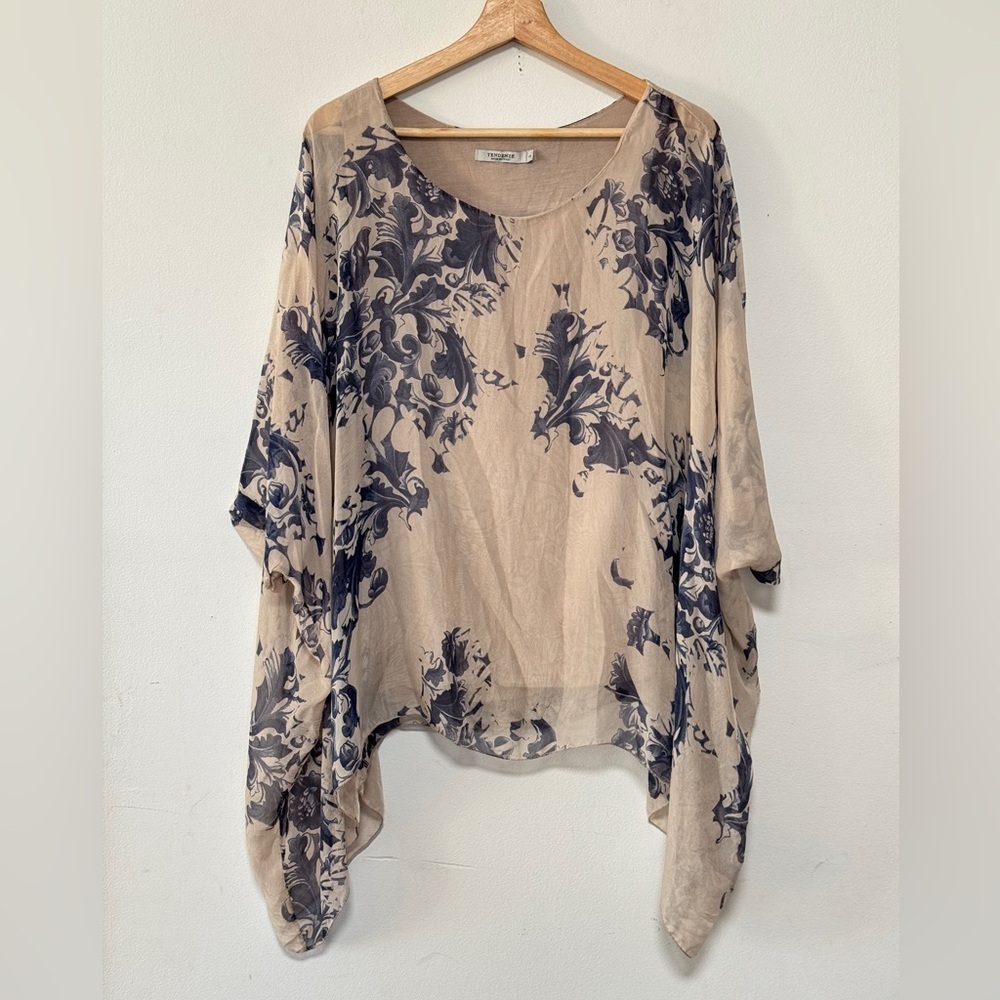 Tendenze 100% Silk Beige Blue Floral Kimono Asymmetrical‎ Flowy Blouse Italy